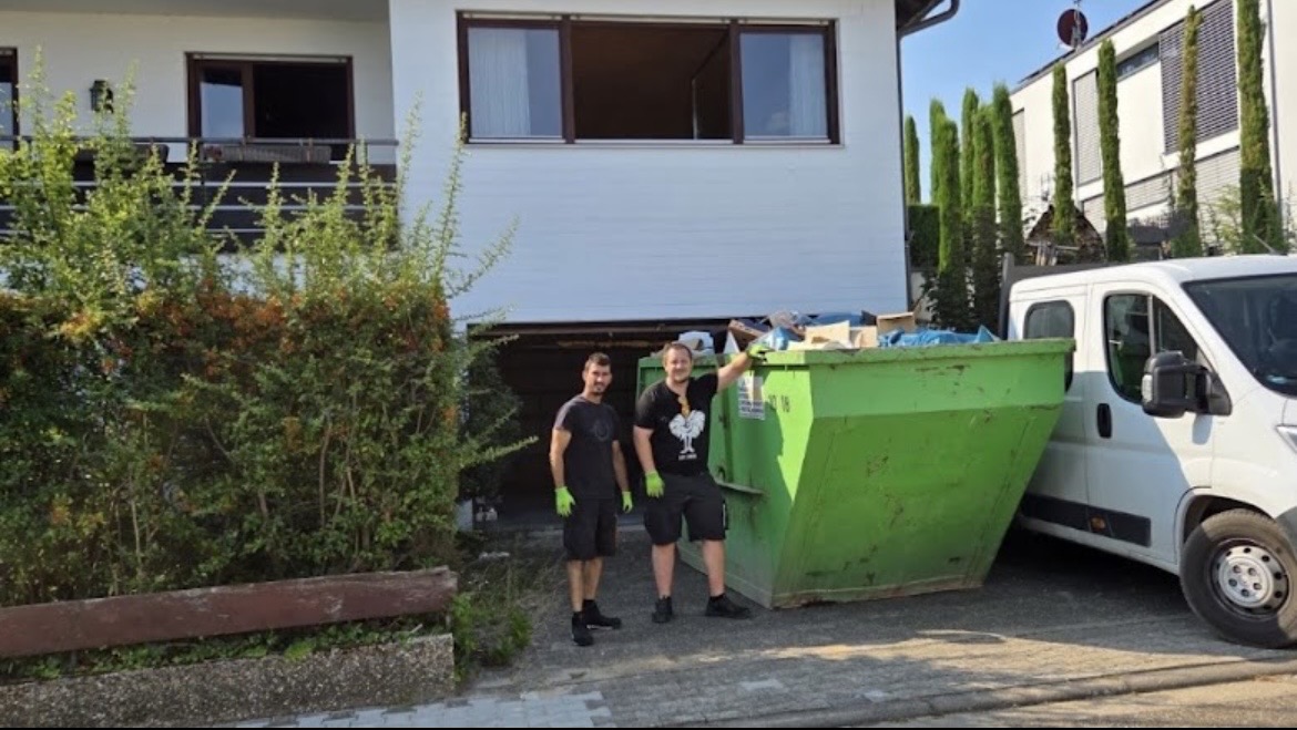KanevExpress-Team bei einer Entrümpelung vor Ort