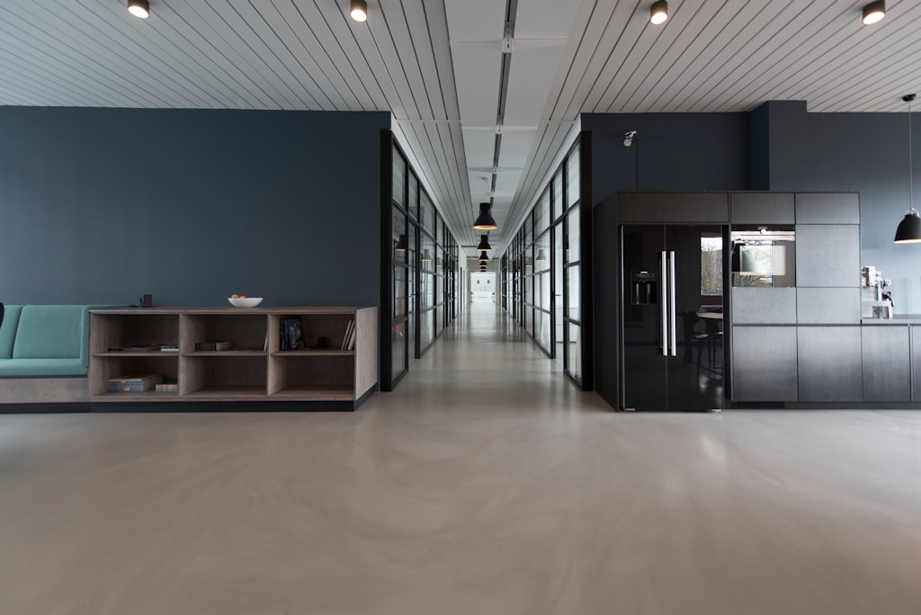 Modernes und sauberes Büro